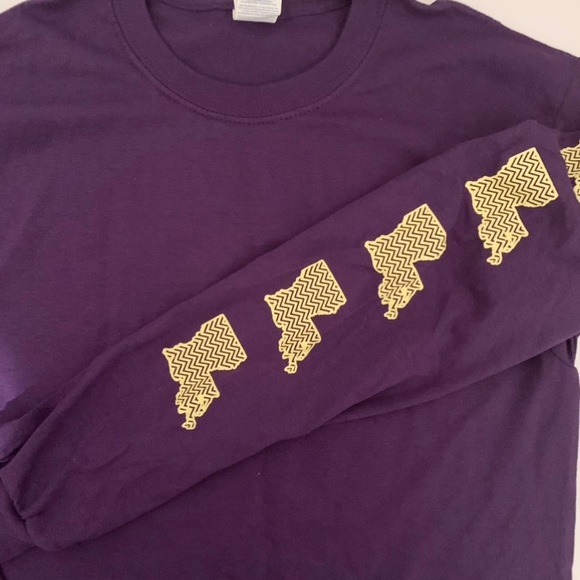 girlie girl originals Long Sleeve Louisiana graphic shirt - Picture 4 of 4